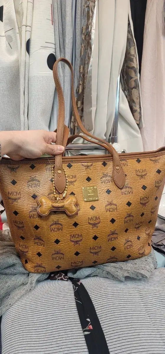 MCM ロゴ トートバッグ ブラウン + 骨チャーム 8,714円