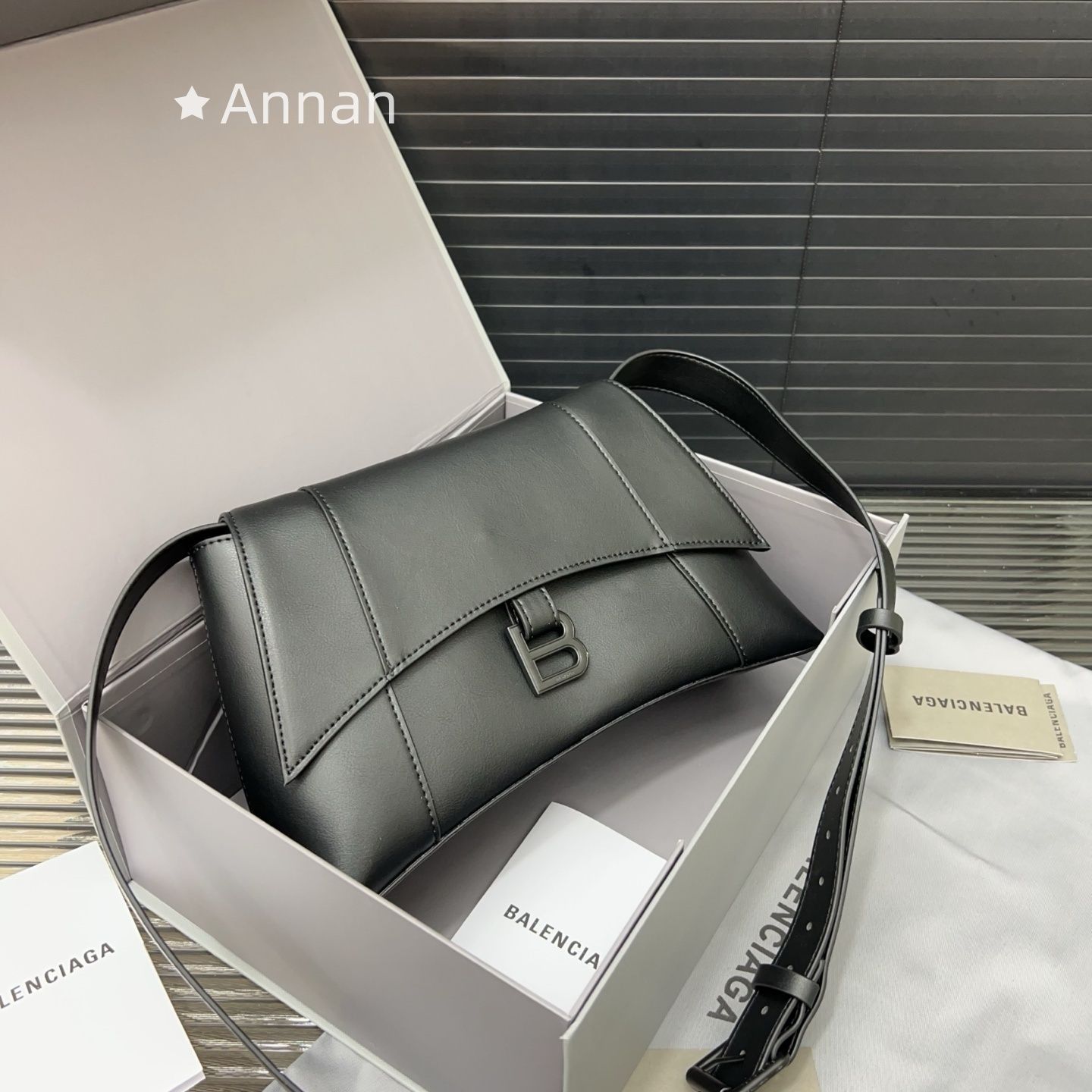 良品 レディース BALENCIAGA(バレンシアガ) ショルダーバッグ