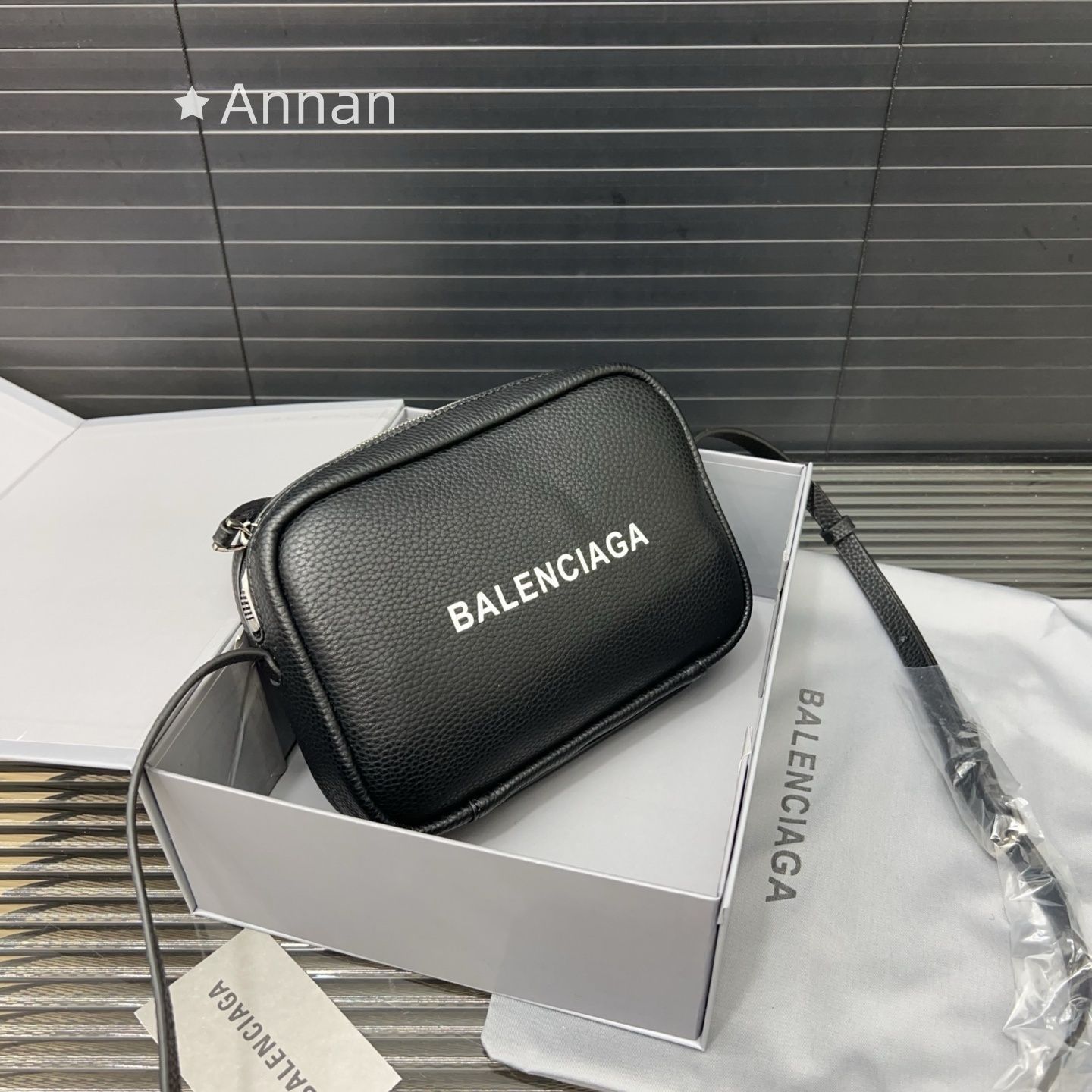 人気商品 レディース BALENCIAGA(バレンシアガ) ショルダーバッグ