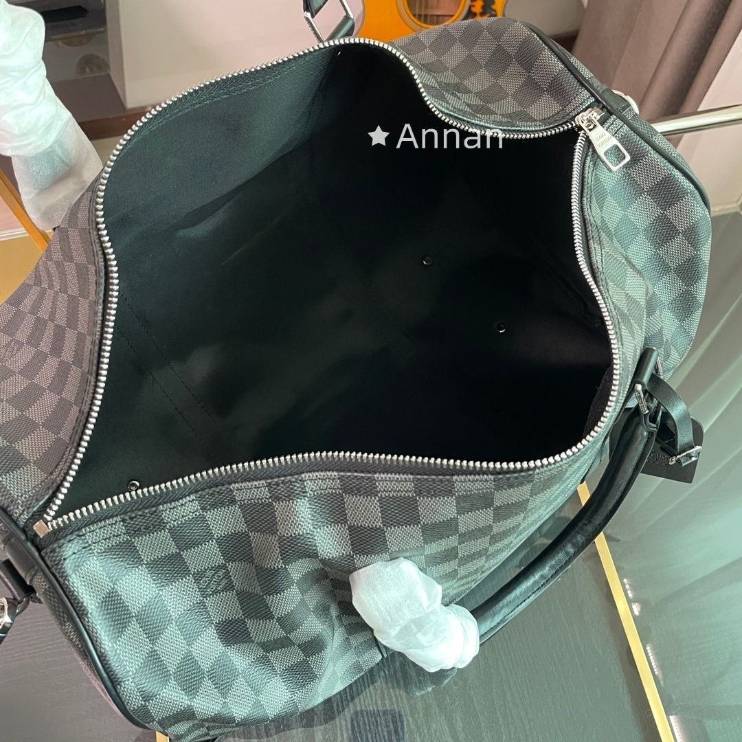 最終最終最終値下げ！LV ショルダーバッグ 最終値下げ LV LOUIS VUITTON ルイヴィトン ショルダーバッグ メンズ