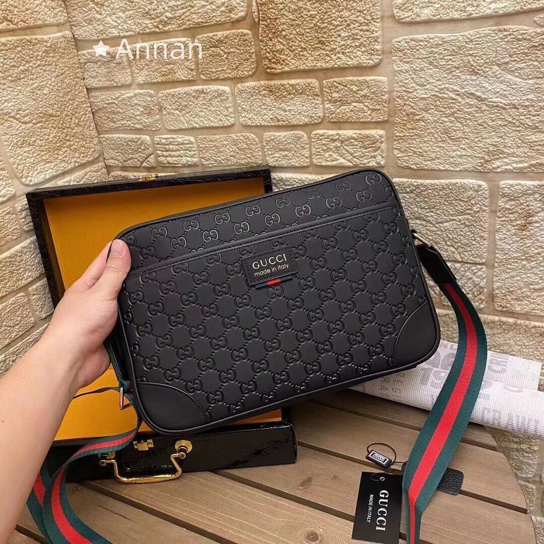 超美品 限定品 メンズ GUCCI グッチ ショルダーバッグ GG