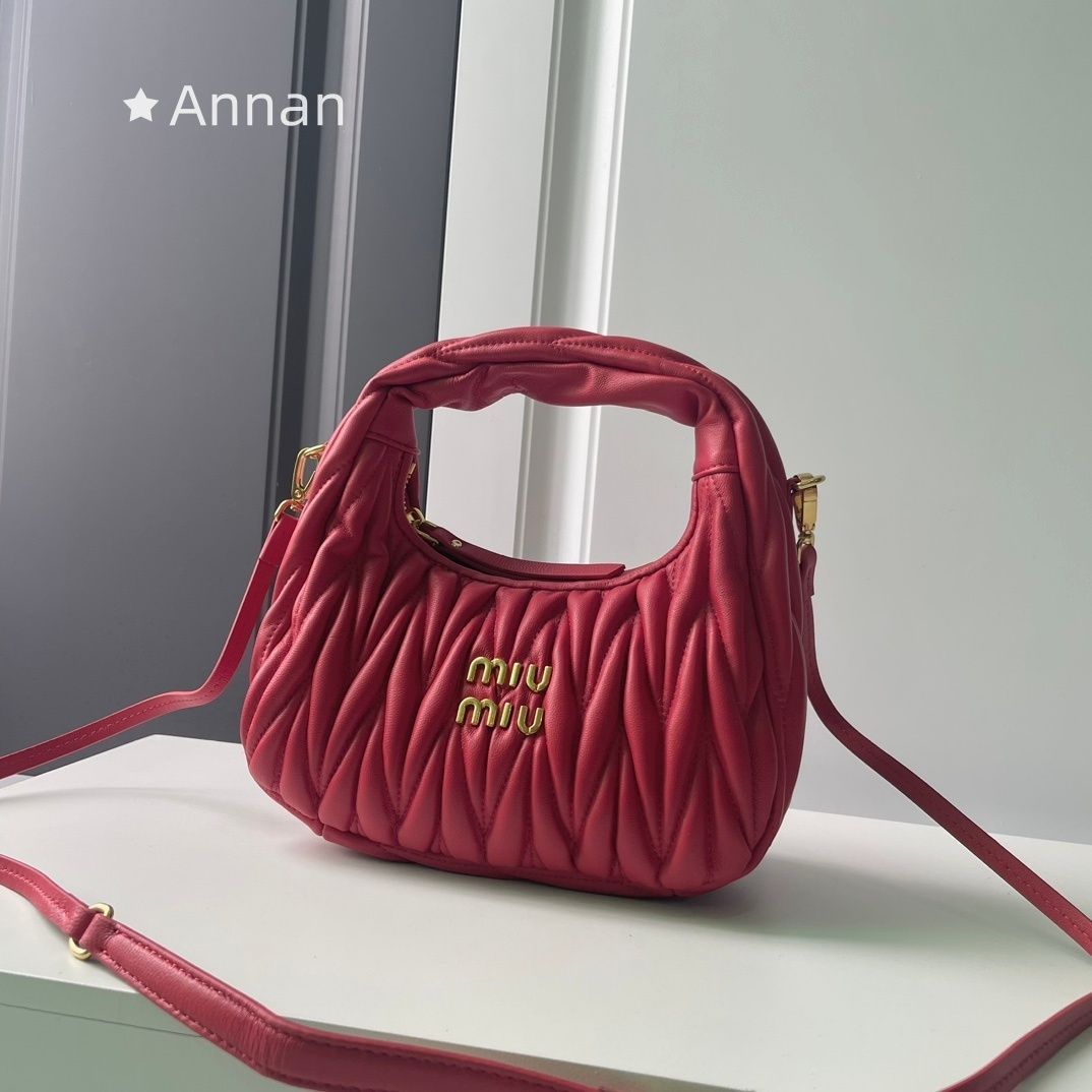 限定価格 本日特価 本日限定！送料込☆ 良品 レディース MIUMIUミュウ