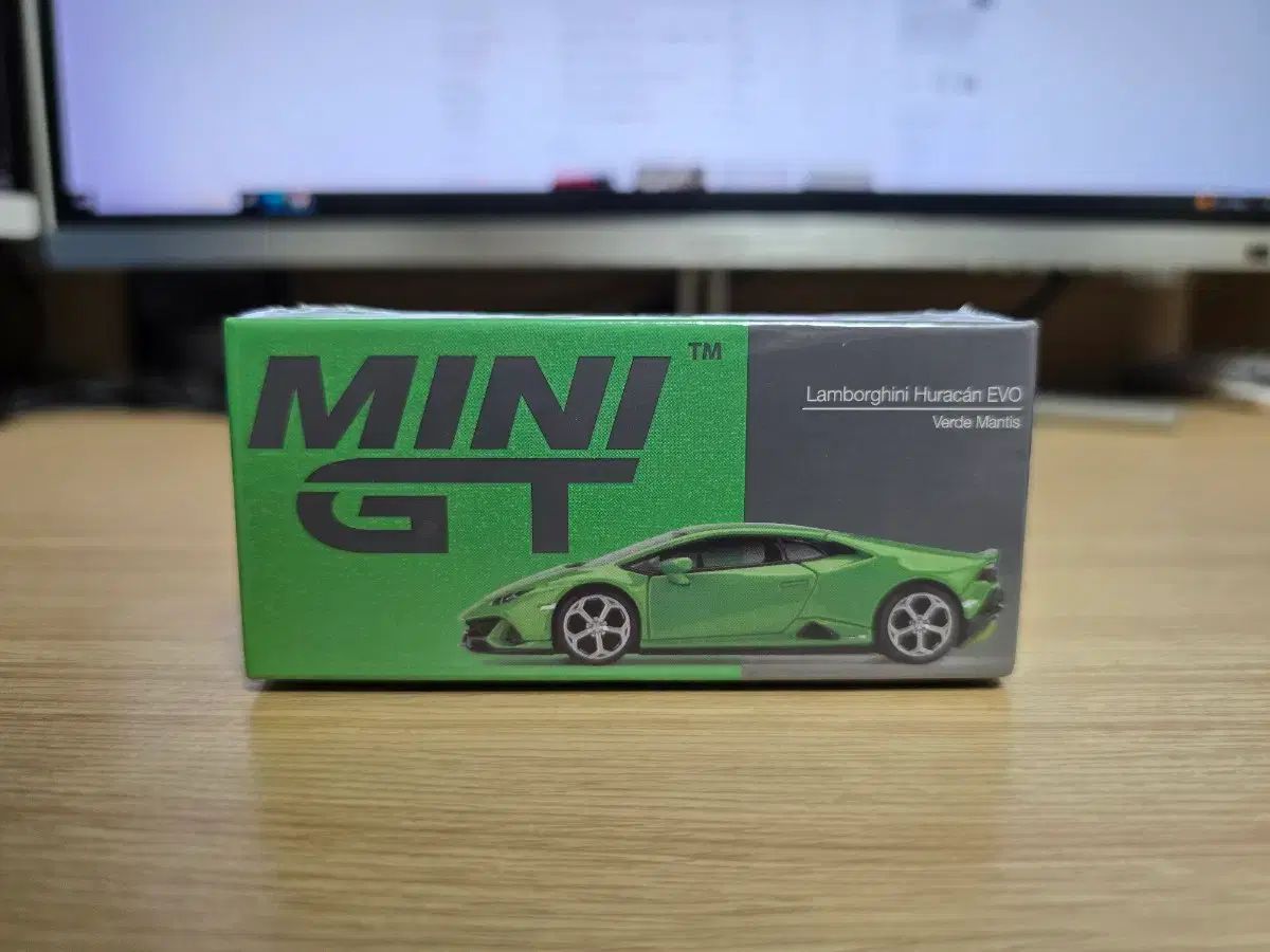 MINI GT 328 ランボルギーニ ウラカン EVO 未開封