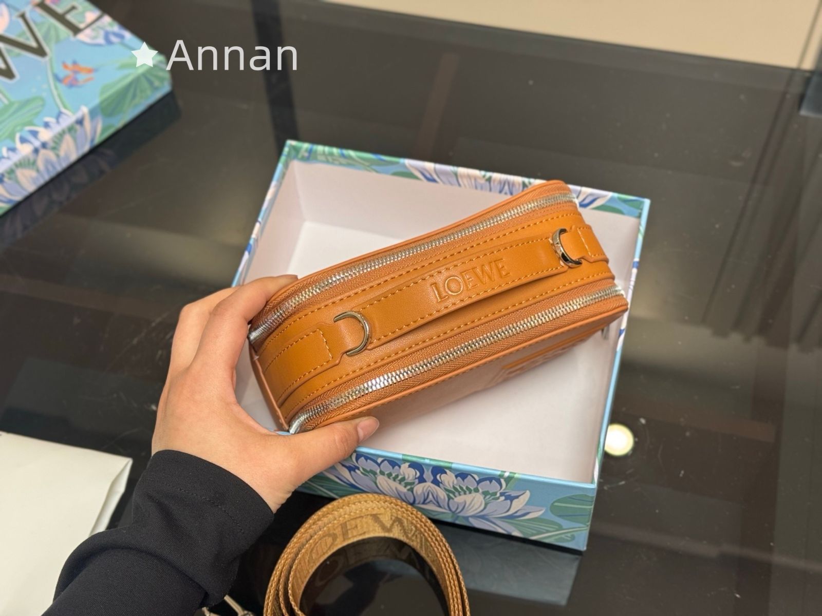 最終値下げ 送料無料レディース LOEWE ロエベ ショルダーバッグ - メルカリ