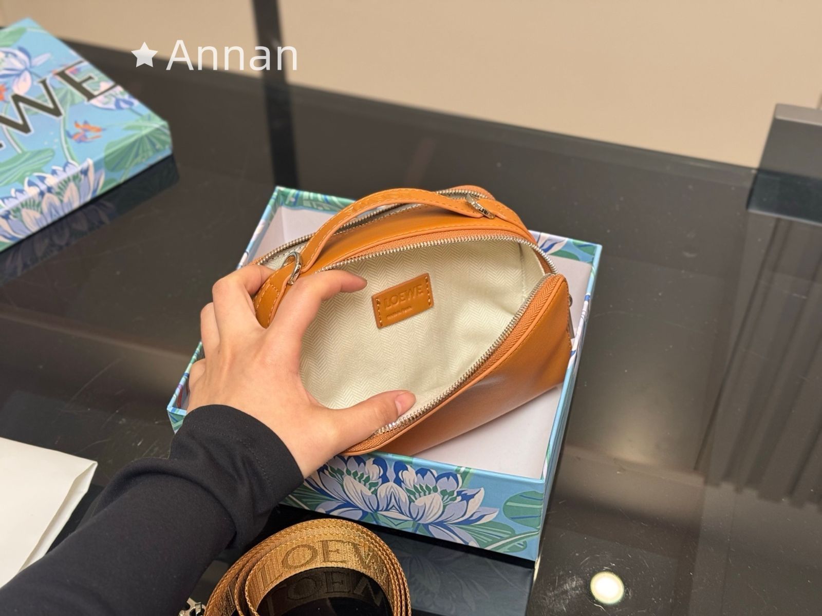 最終値下げ✳︎ロエベ  ショルダー✳︎ 最終値下げ 送料無料レディース LOEWE ロエベ ショルダーバッグ - メルカリ