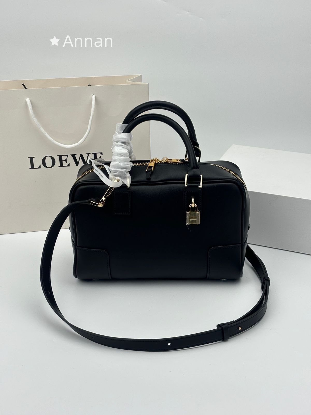 新型 激レア 超美品美品レディース LOEWE　ロエベ ハンドバッグ
