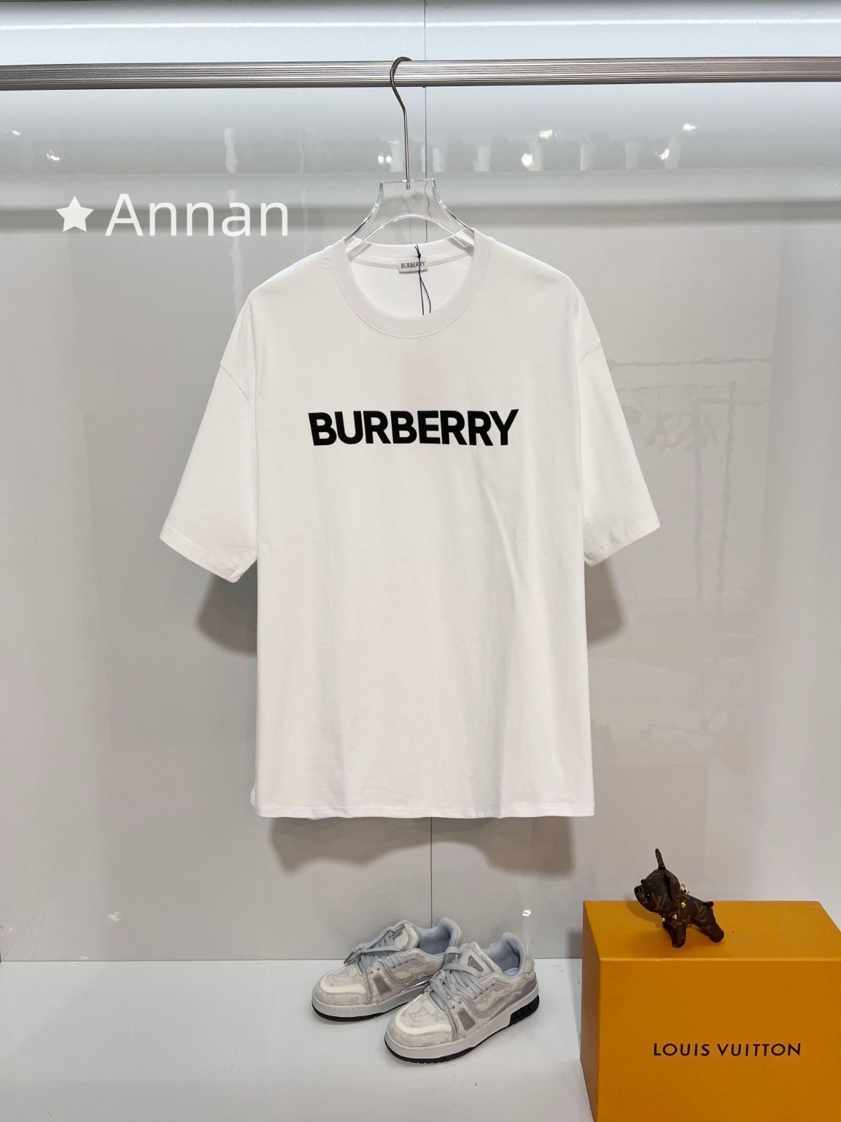 送料込☆ BURBERRY バーバリー Tシャツ　半袖　夏服　トップス 男女兼用