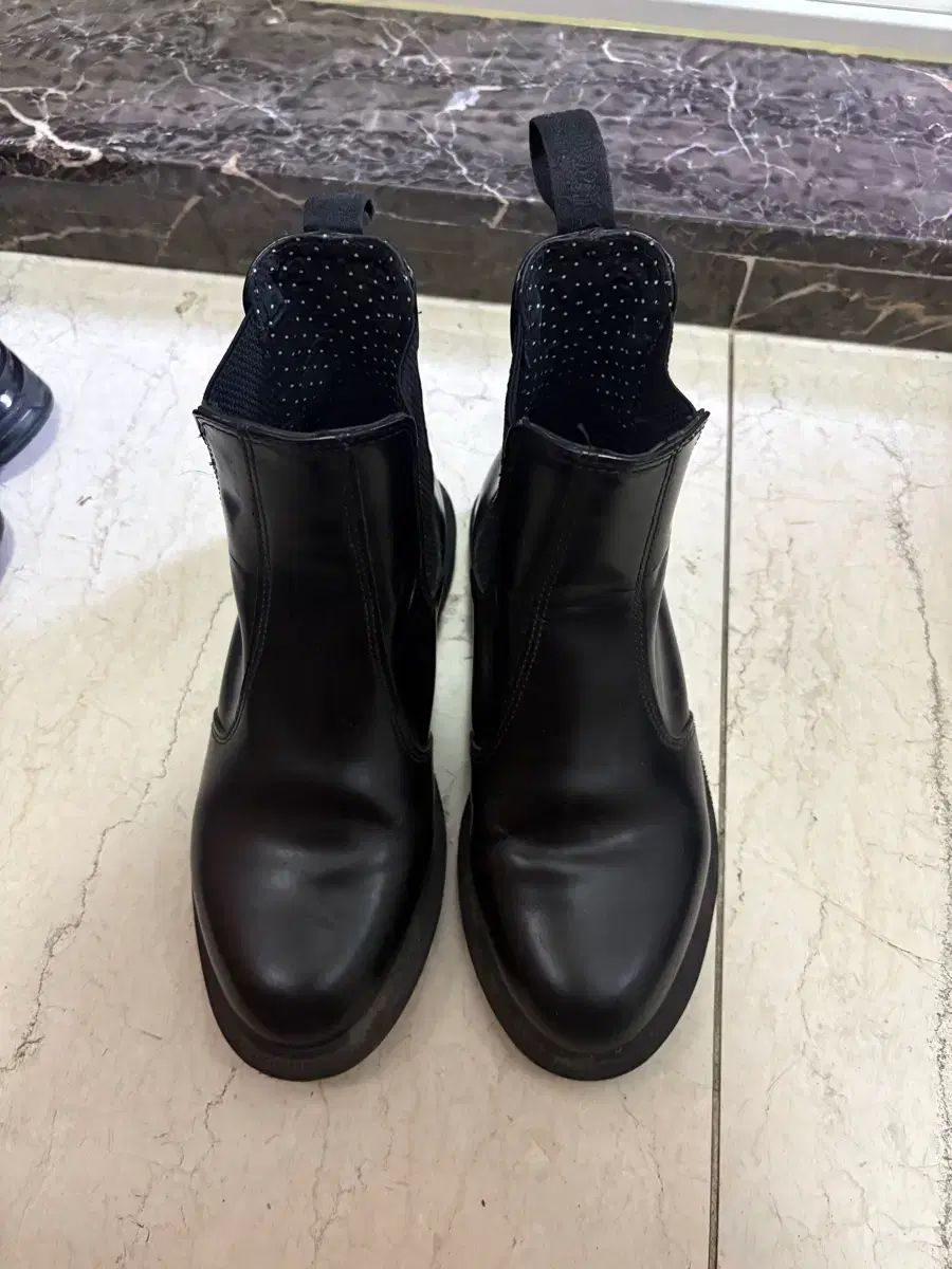 DR. MARTENS ドクターマーチン チェルシーブーツ