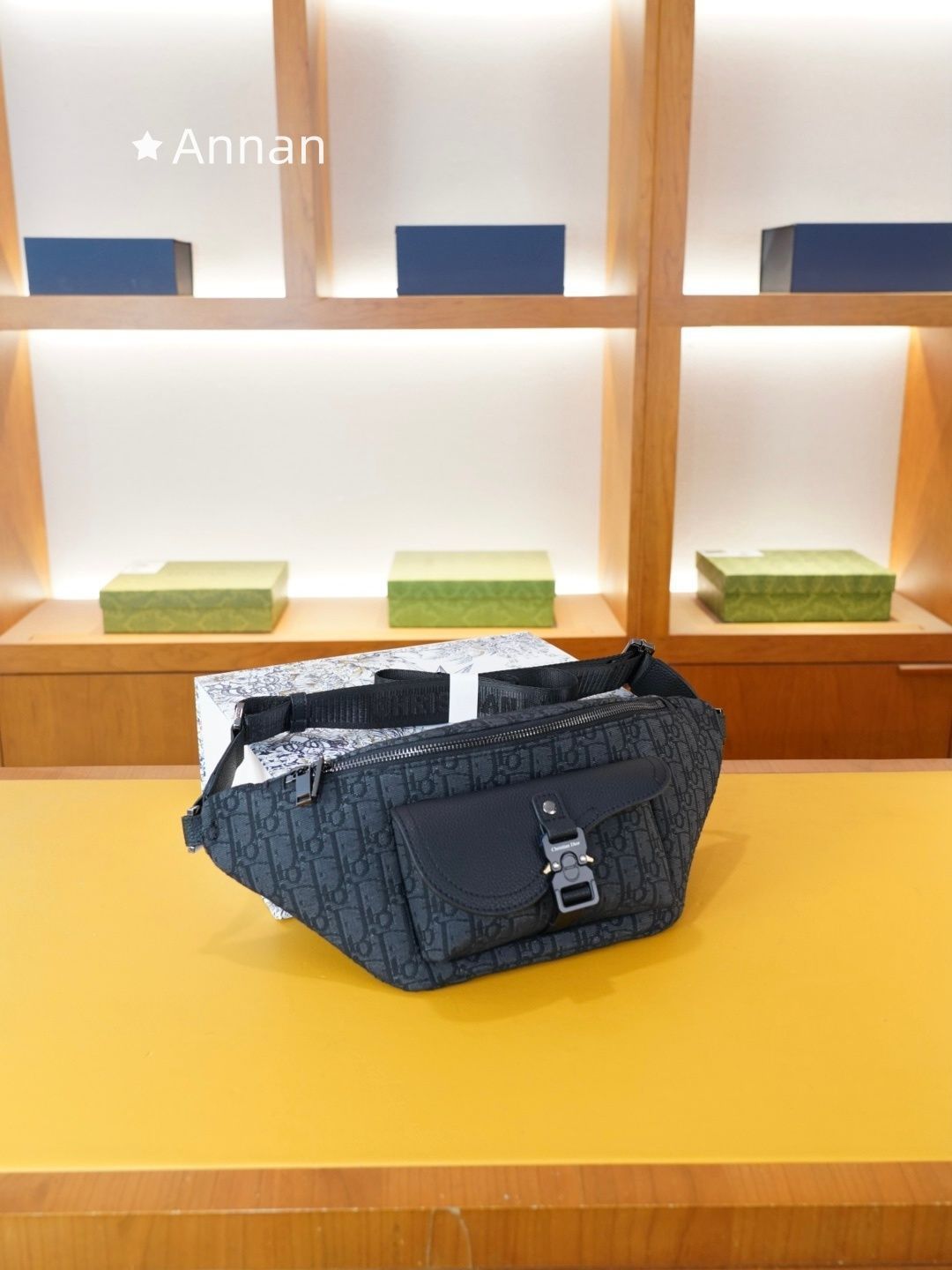 高級美品 状態良メンズ Christian Dior クリスチャンディオール バッグ ウエストポーチ