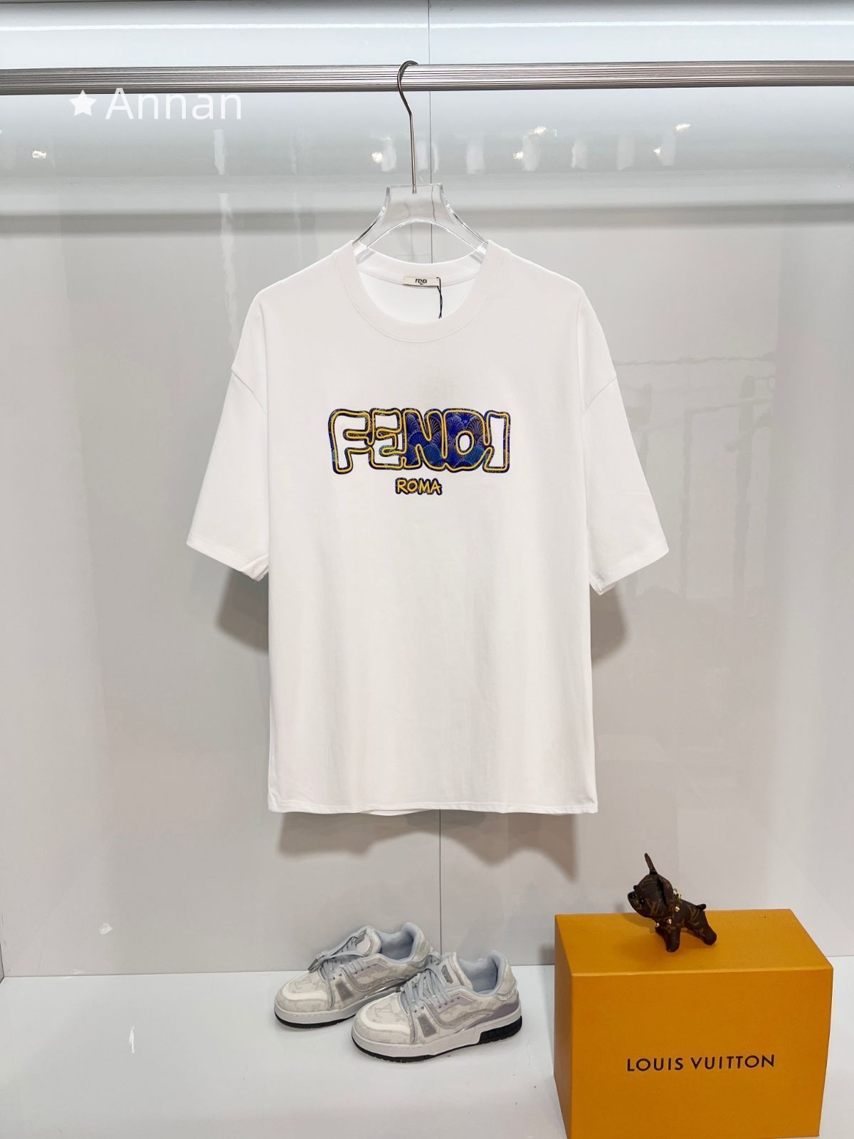 希少 新品 FENDI フェンディ Tシャツ　半袖　夏服　トップス 男女兼用