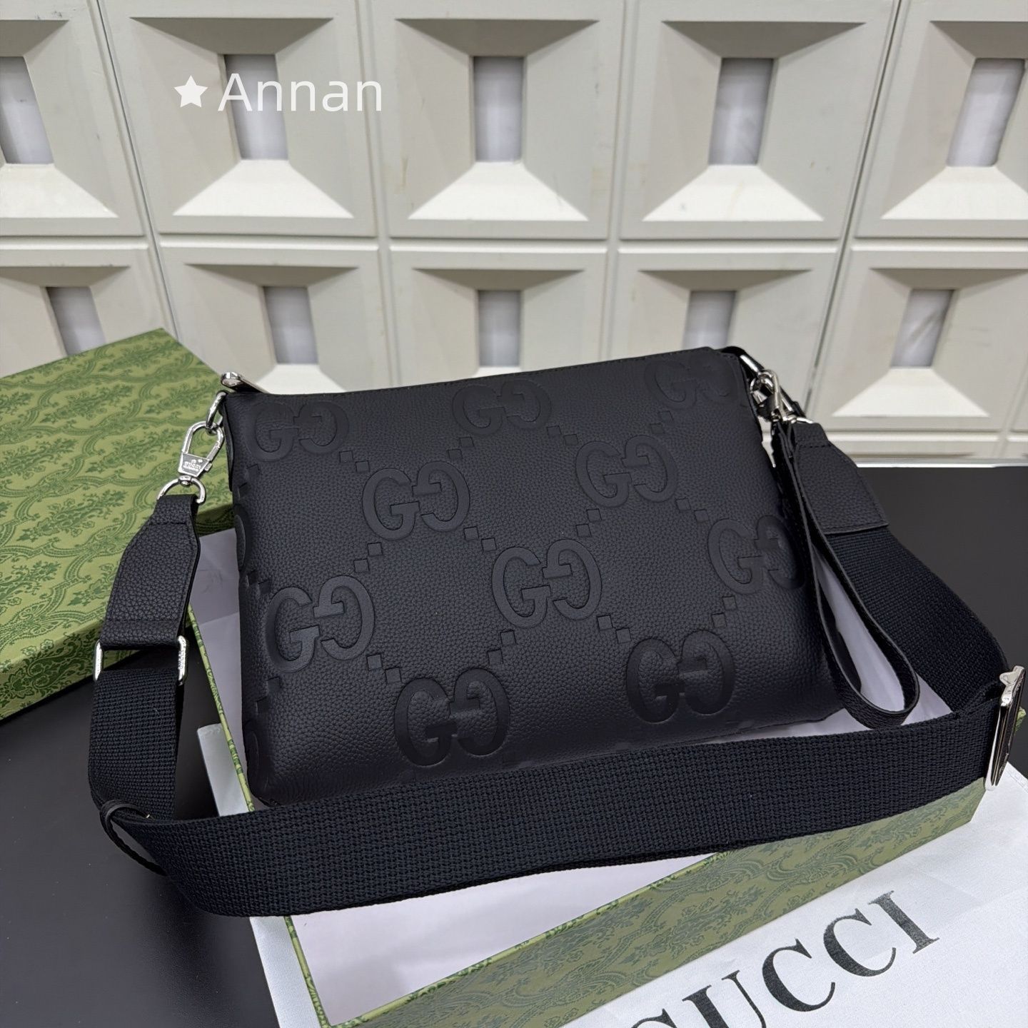 現行モデ 本日限定！メンズ GUCCI グッチ ショルダーバッグ