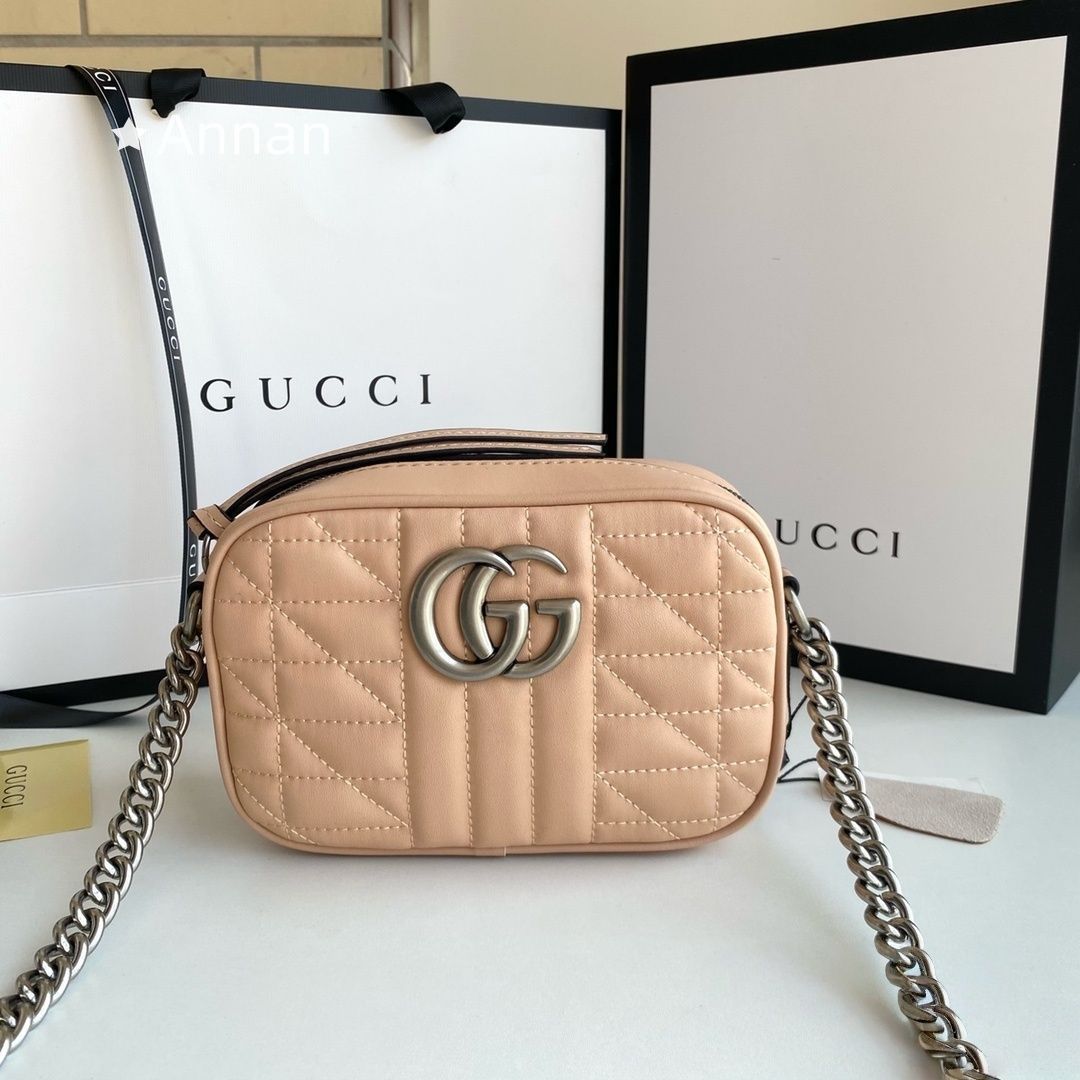 大人気 GUCCI グッチショルダーバッグ GGマーモント キルティングレザー