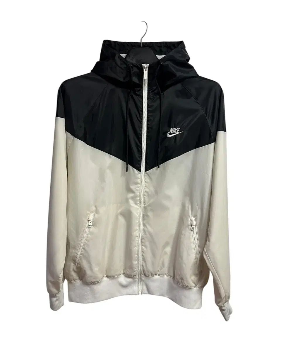 ナイキ(NIKE) ウィンドランナー WHO フードジャケット セール / ブラック COLOR ウィンドブレーカー L size
