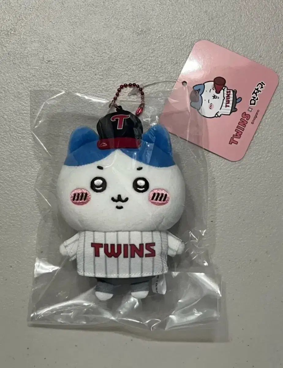 新品 LG TWINS ちいかわ コラボ ぬいぐるみ ハチワレ ぬいぐるみ
