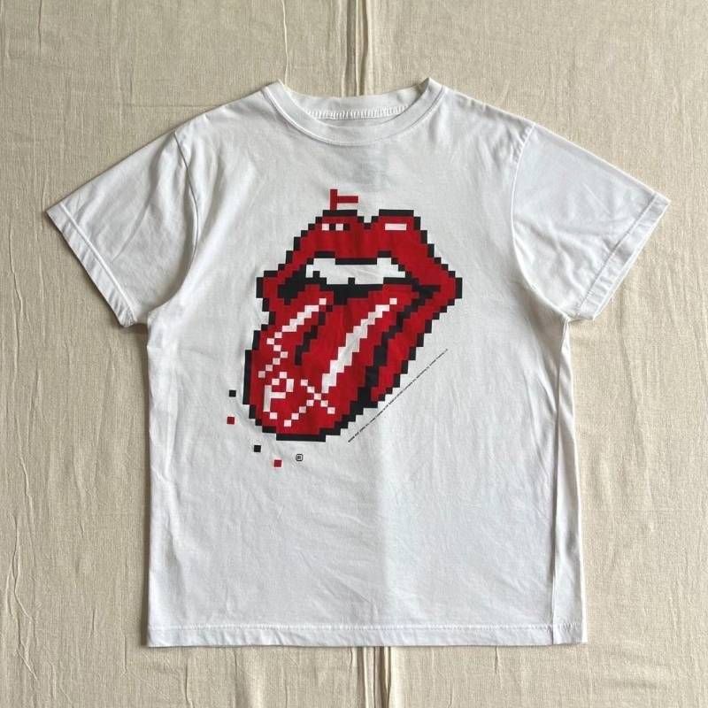 希少　00s　©2006　PRIMAL ENGINE　ROLLING STONES　ローリング・ストーンズ　ミュージックTシャツ　白T　半袖　ドット絵バンドロゴ　ピクセルアートグラフィック　リップス&タン　ビッグプリント　L　Y2K　パンキッシュ　グランジ