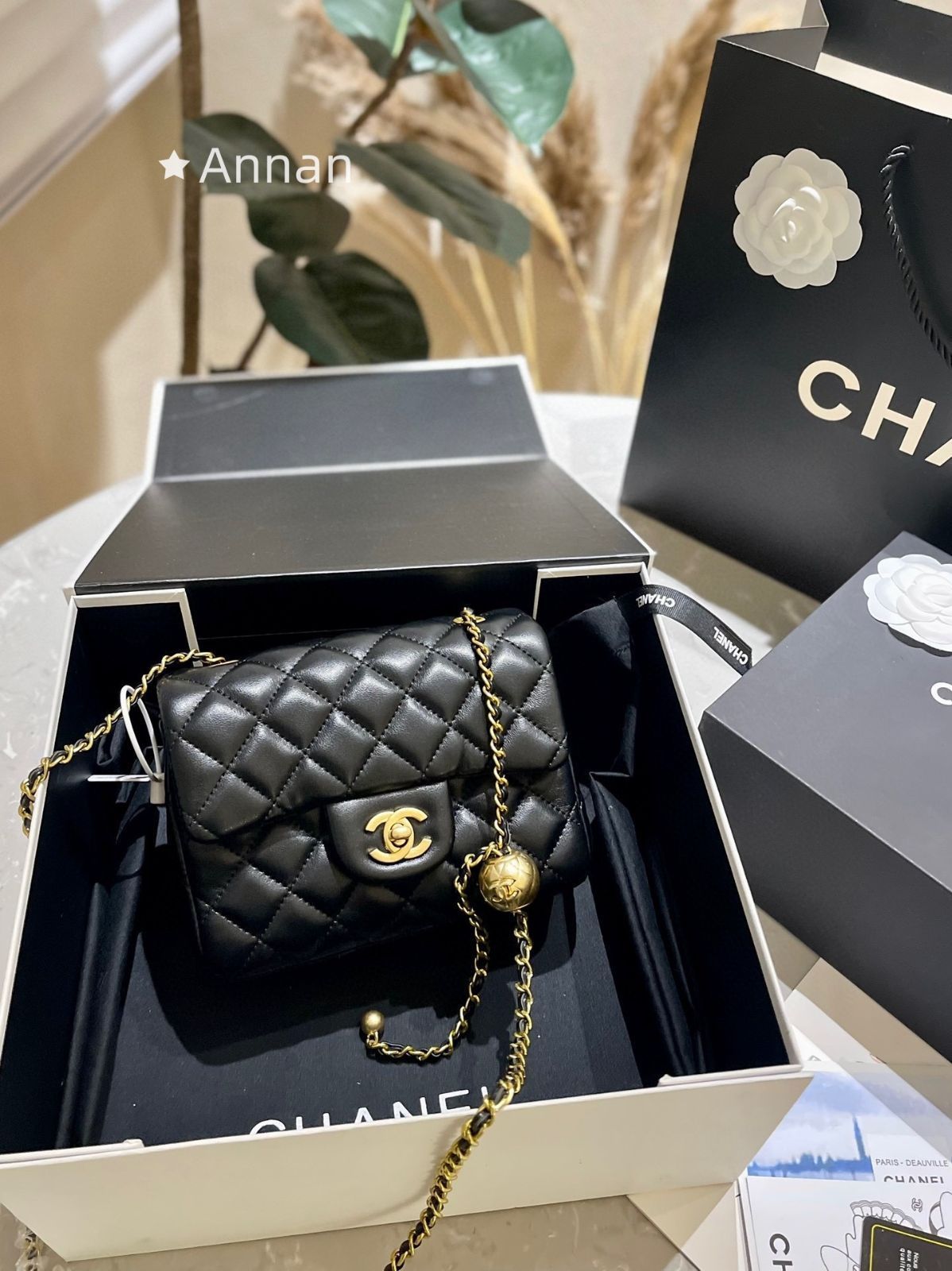 ショルダーバッグ現行限定未使用に近い 美品レディース CHANEL