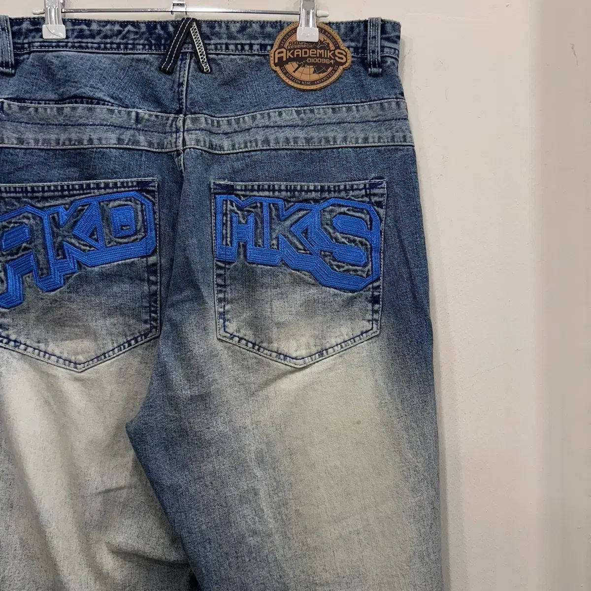 アカデミック 90s ワイドフィット バギー 刺繍 デニムパンツ 7,624円