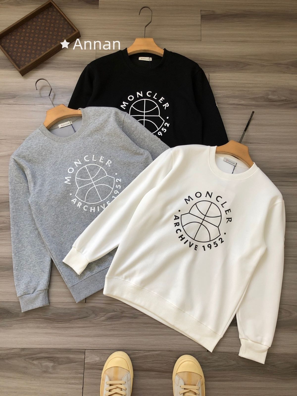 可愛 本日特価 超美品 新品 タグ付 MONCLER モンクレール パーカー 長袖Tシャツ トップス シンプルフード付きパーカー ユニセックス