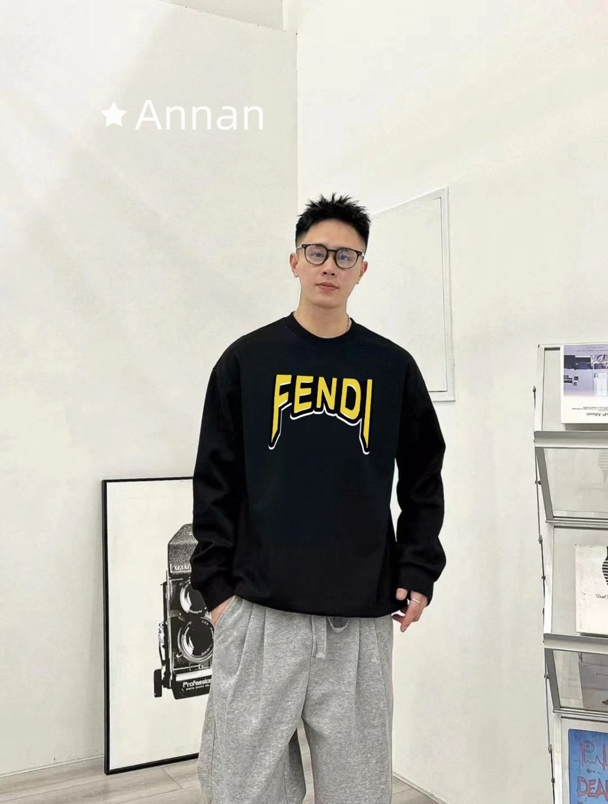 超美品 送料込☆新品 タグ付 FENDI フェンディ パーカー シンプルフード付きパーカー ユニセックス