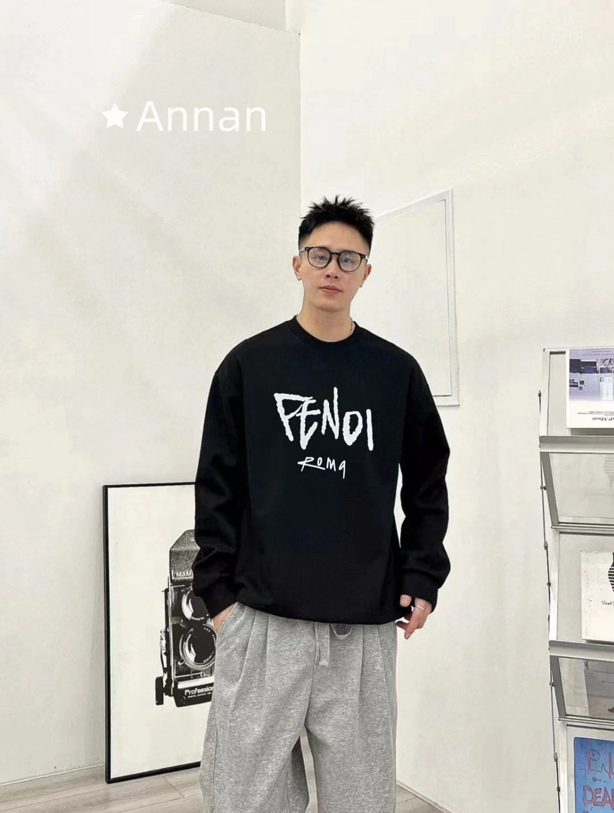 本日特価 本日限定！新品 タグ付 FENDI フェンディ パーカー シンプルフード付きパーカー ユニセックス