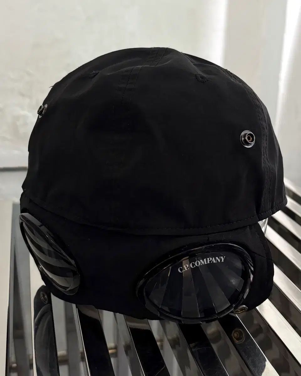 C.P. COMPANY シーピーカンパニー ゴーグル キャップ