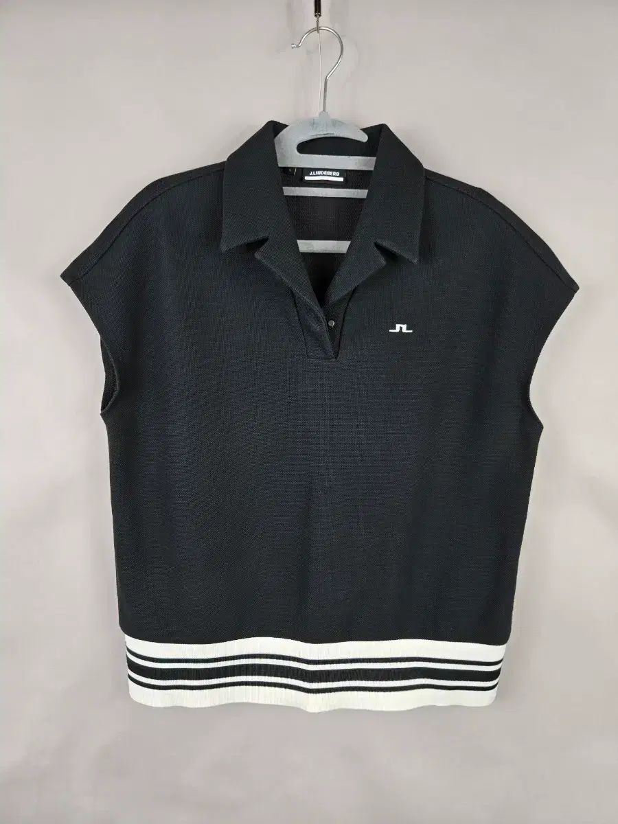 J.LINDEBERG(J.リンドバーグ) 88 (L) レディース ゴルフ Kara(カラ) ノースリーブ Tシャツ ブラック