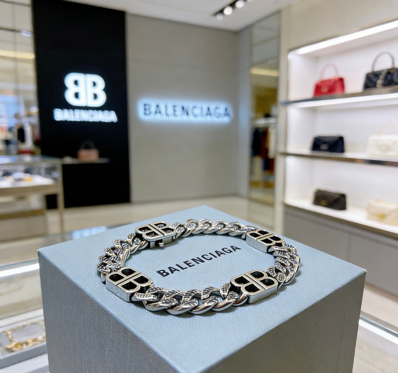 大人気 超美品 新品！新品 BALENCIAGA バレンシアガ ブレスレット バングル リストバンド メンズ 結婚式 卒業式 清楚 イベント 入学式