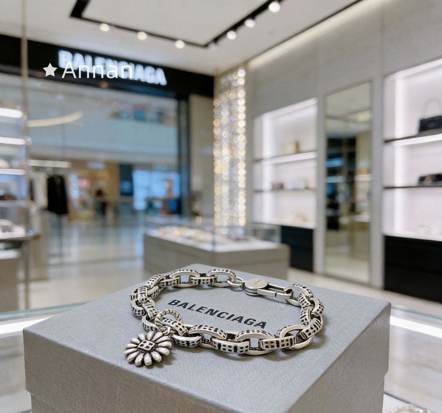 良品 新品！新品 BALENCIAGA バレンシアガ ブレスレット バングル