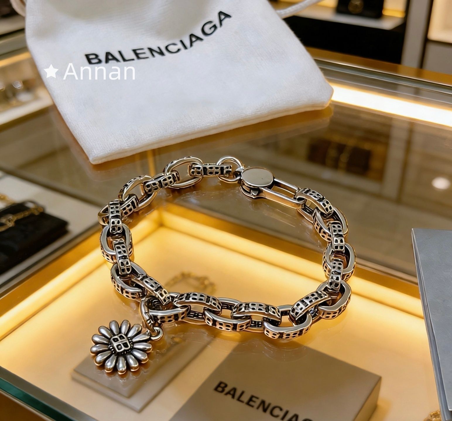 良品 新品！新品 BALENCIAGA バレンシアガ ブレスレット バングル
