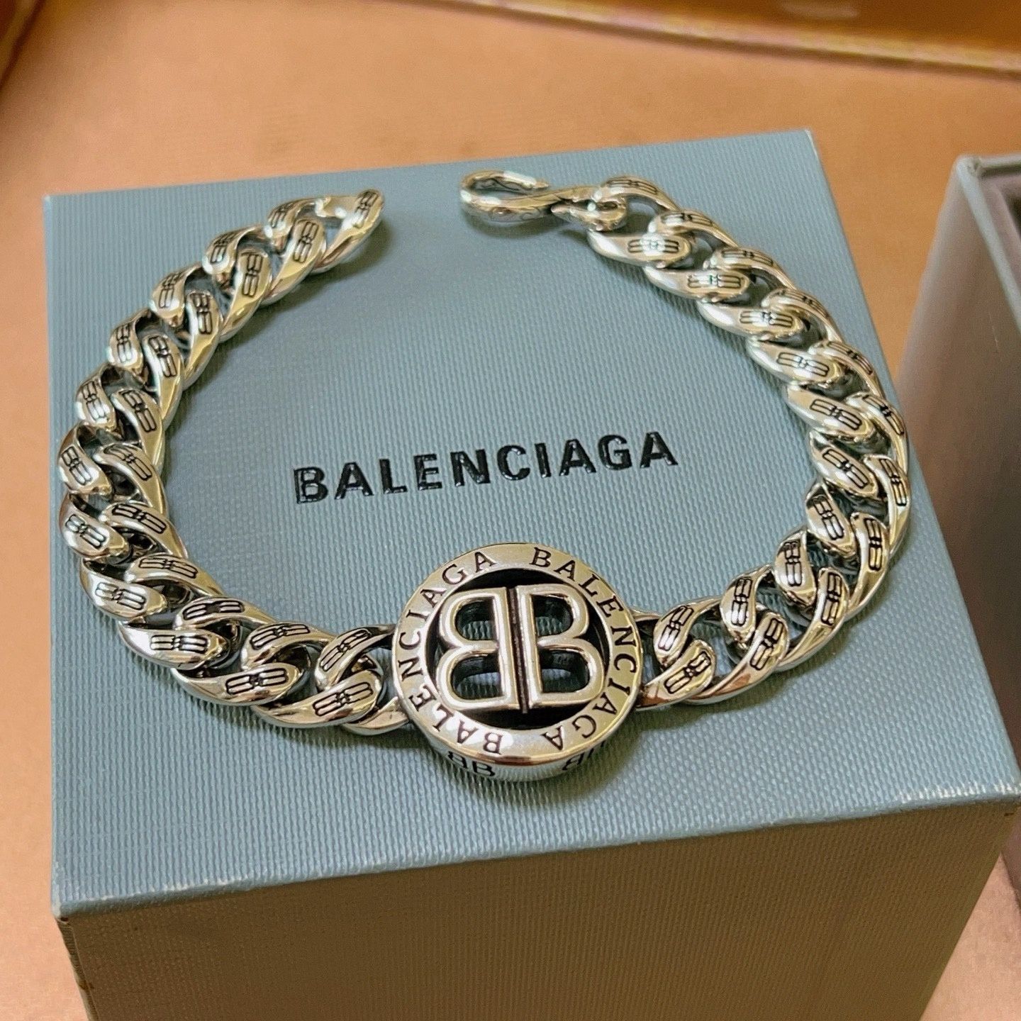 【極美品】【希少】美品 新品 BALENCIAGA バレンシアガ ブレスレット バングル リストバンド メンズ 結婚式 卒業式 清楚 イベント 入学式
