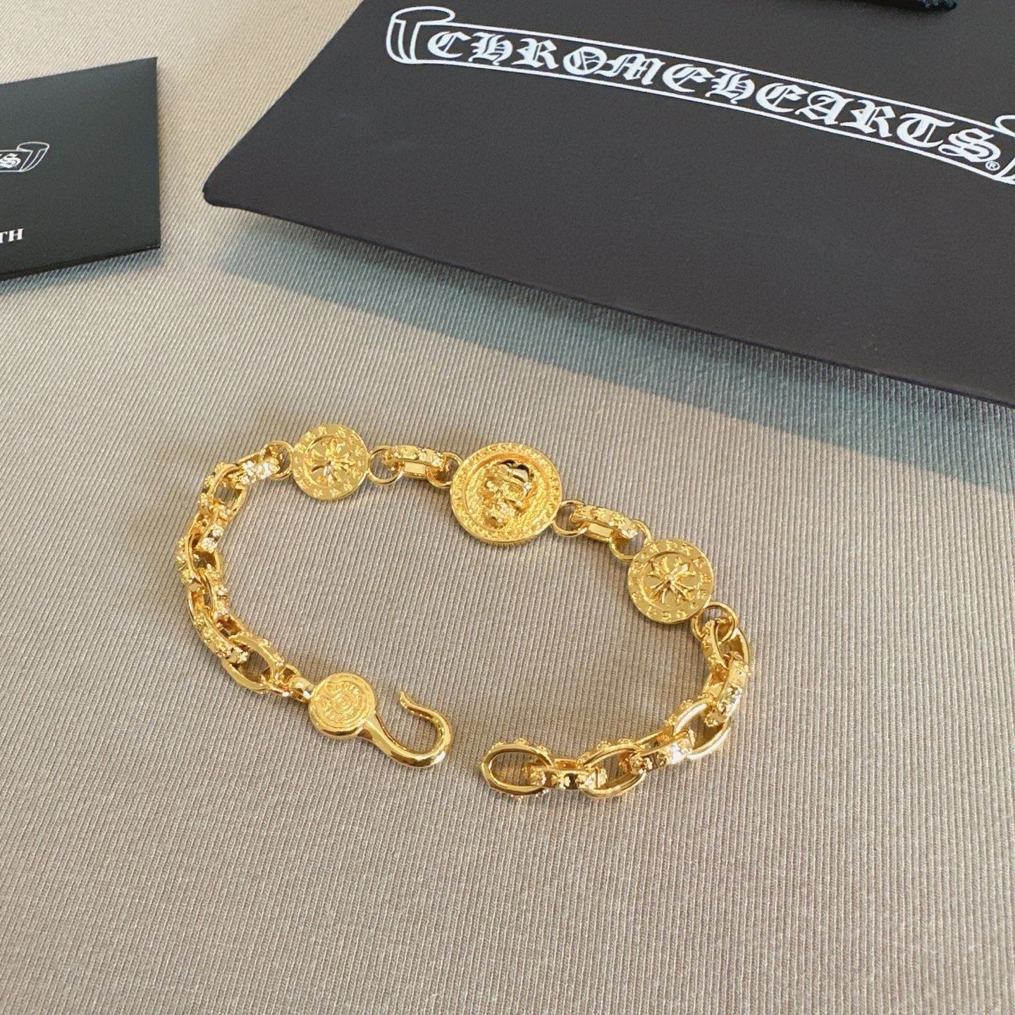 即完売 本日特価 超美品新品 CHROME HEARTS クロムハーツ ブレスレット バングル リストバンド メンズ 結婚式 卒業式 清楚 イベント 入学式