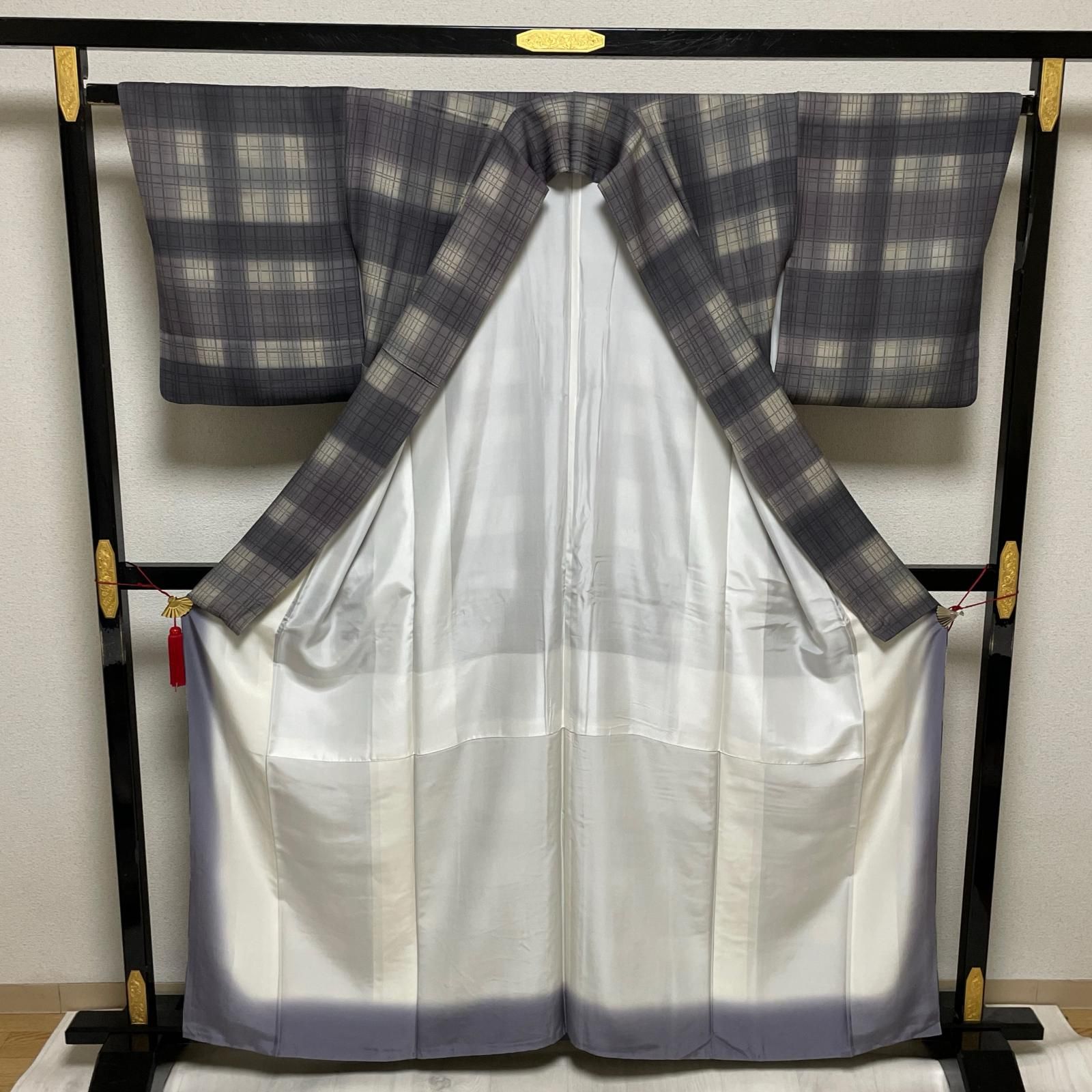 小紋 モノトーン 上品な格子柄 着物 正絹 X-1333 - メルカリ