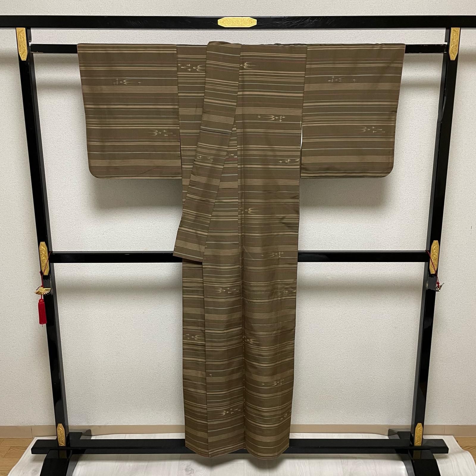 「縁」147ｃｍ～153ｃｍ 紬地 横縞柄 付下げ 正絹 Ｆ０７９ 紬 横縞に琉球柄 着物 正絹 X-1339 - メルカリ