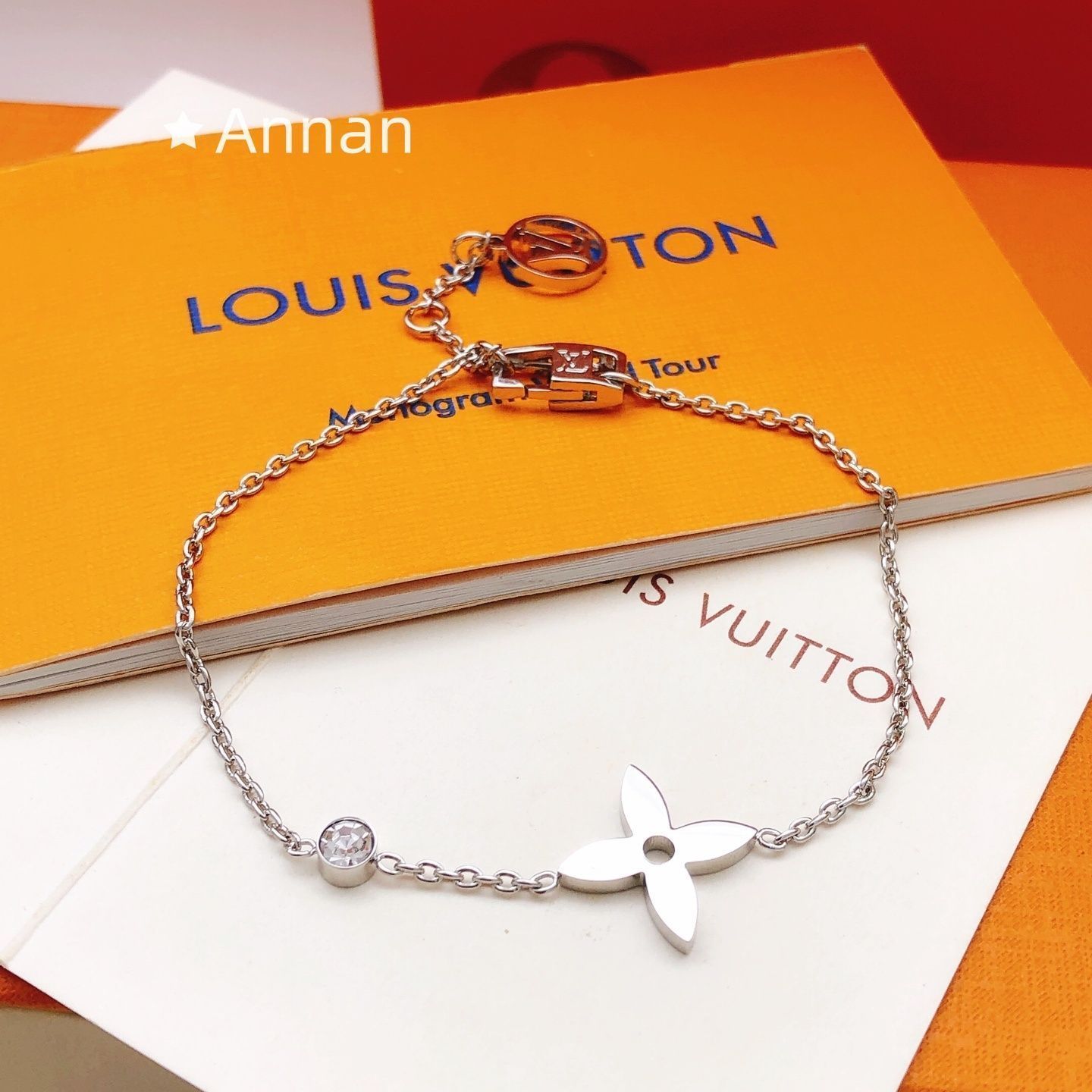 美品 限定品 新品新品 LV LOUIS VUITTON ルイヴィトン ブレスレット バングル リストバンド レディース 結婚式 卒業式 清楚 イベント 入学式