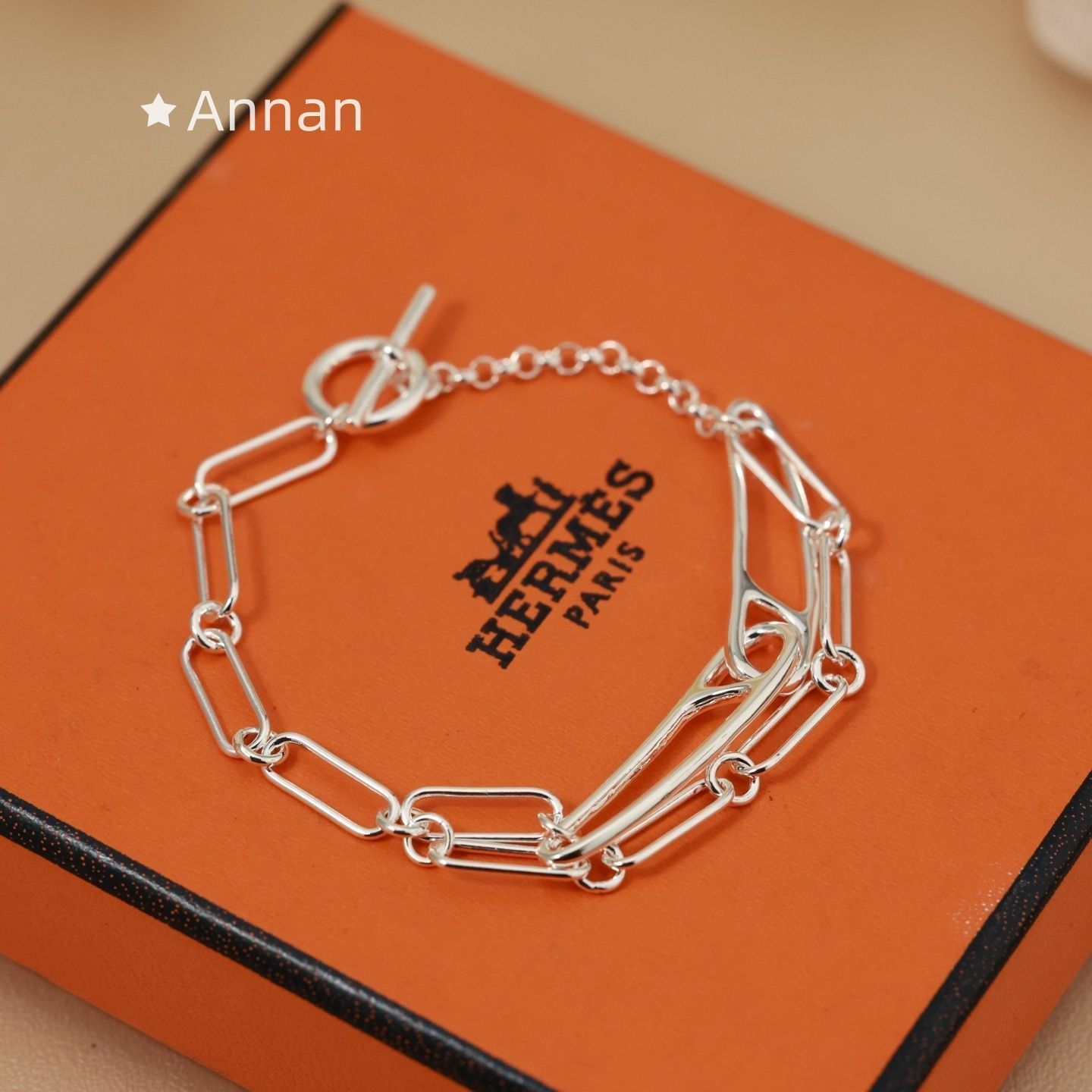 状態良 新品 HERMES エルメス ブレスレット バングル リストバンド レディース 結婚式 卒業式 清楚 イベント 入学式