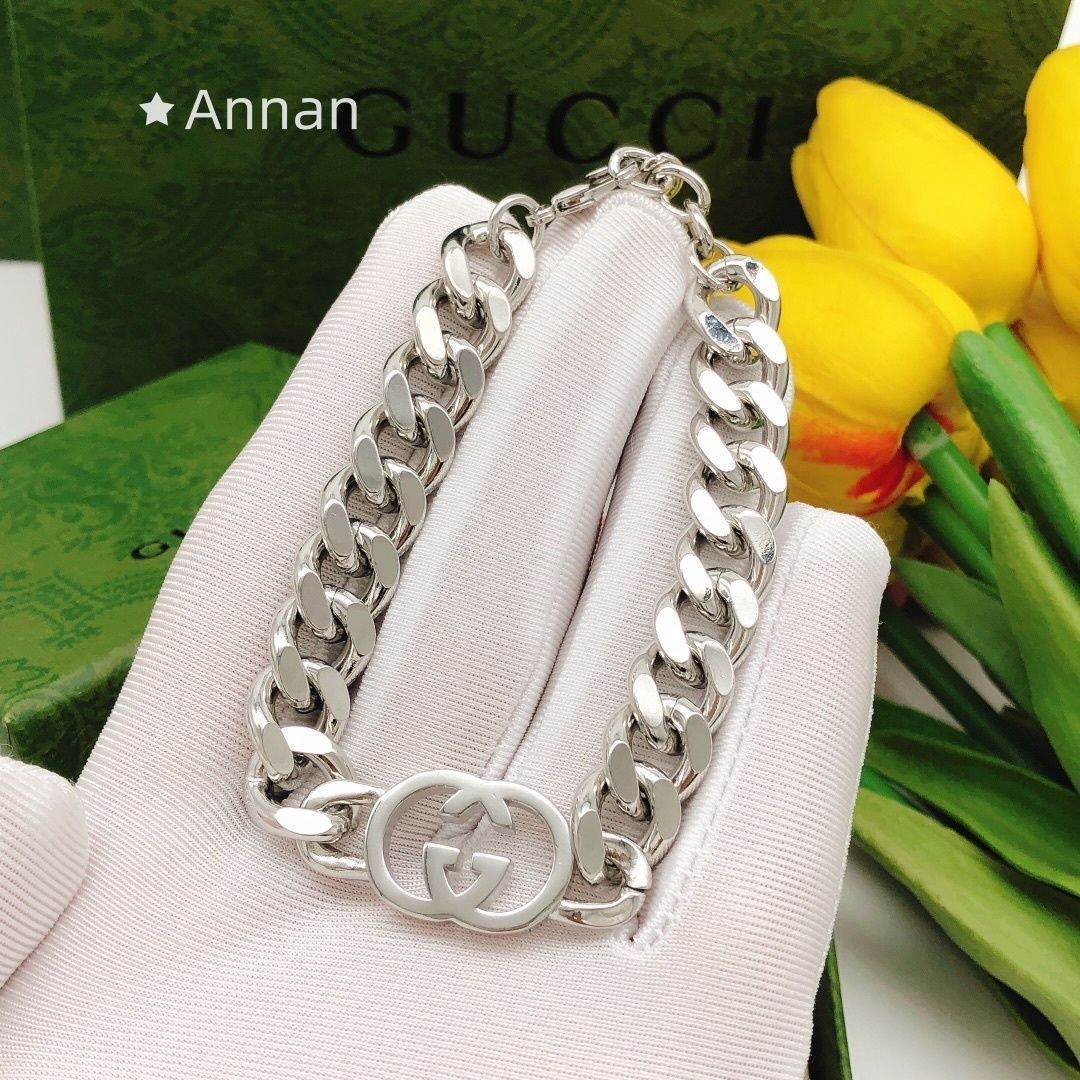 美品★ ★★新品 GUCCI グッチブレスレット バングル リストバンド レディース 結婚式 卒業式 清楚 イベント 入学式 5,920円