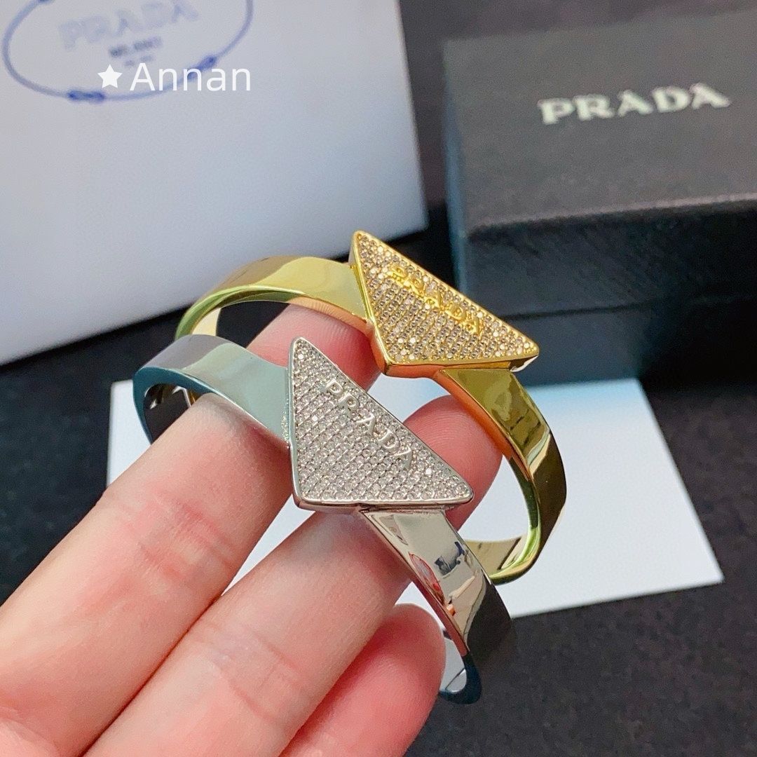 激レア 限定品新型新品 PRADA プラダ ブレスレット バングル リストバンド レディース 結婚式 卒業式 清楚 イベント 入学式