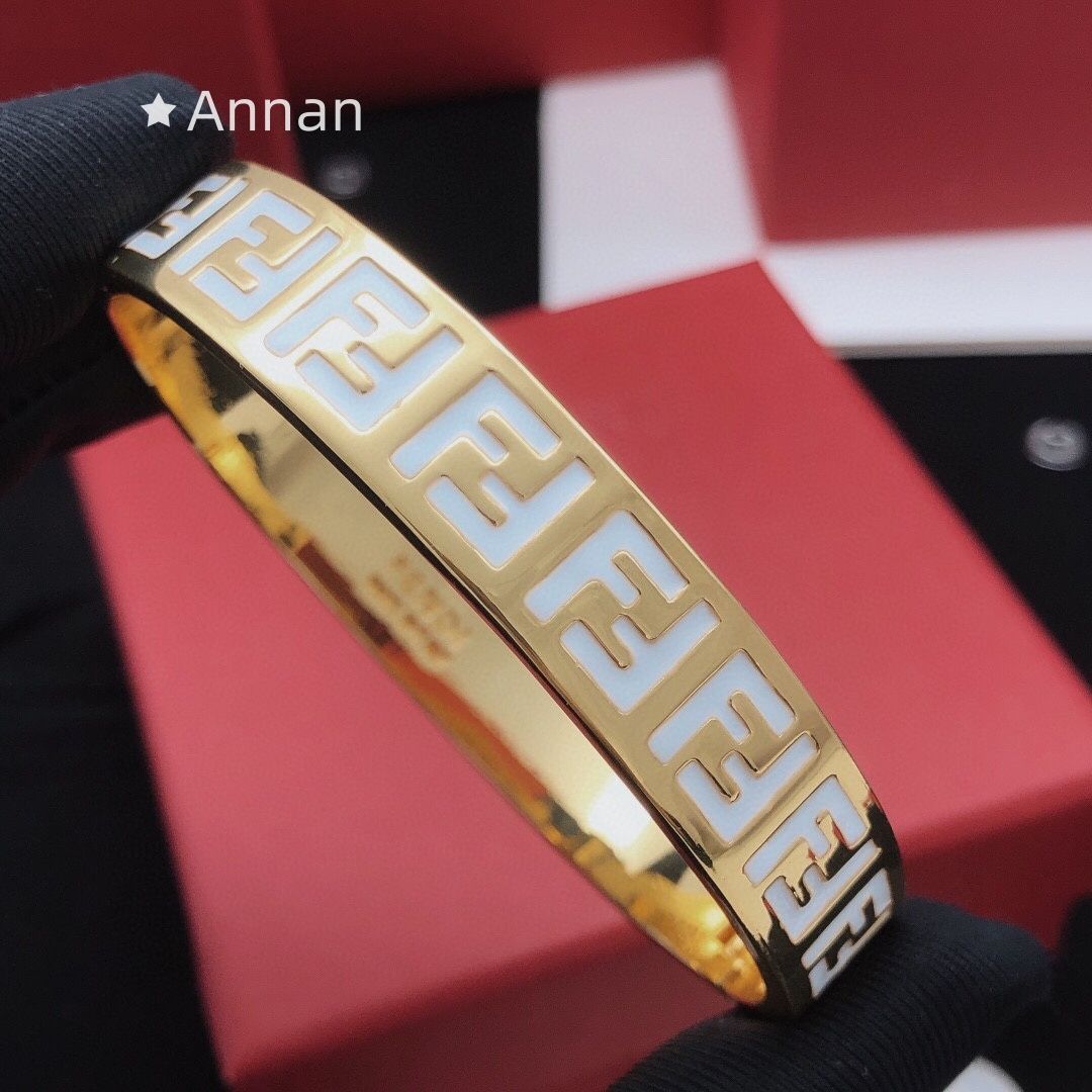 人気 超美品新品 FENDI フェンディ ガブレスレット バングル リストバンド レディース 結婚式 卒業式 清楚 イベント 入学式