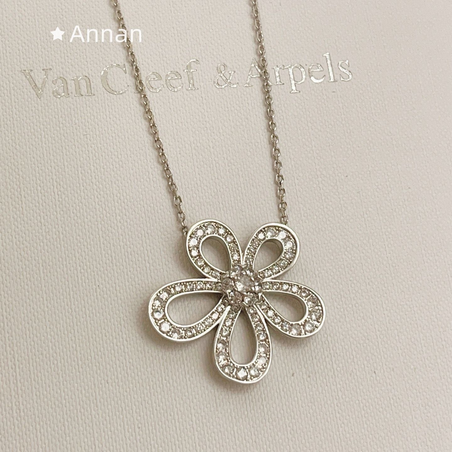 【未使用品】最終値下げ新品 VAN CLEEF & ARPELS ヴァン クリーフ アンド アーペルス ネックレス レディース 結婚式 卒業式 清楚 イベント 入学式