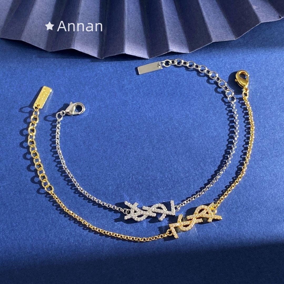 Yves Saint Laurent ヴィンテージロゴバングルブレスレット 美品 SAINT LAURENT ブレスレット 美品 美品 イヴ サンローラン