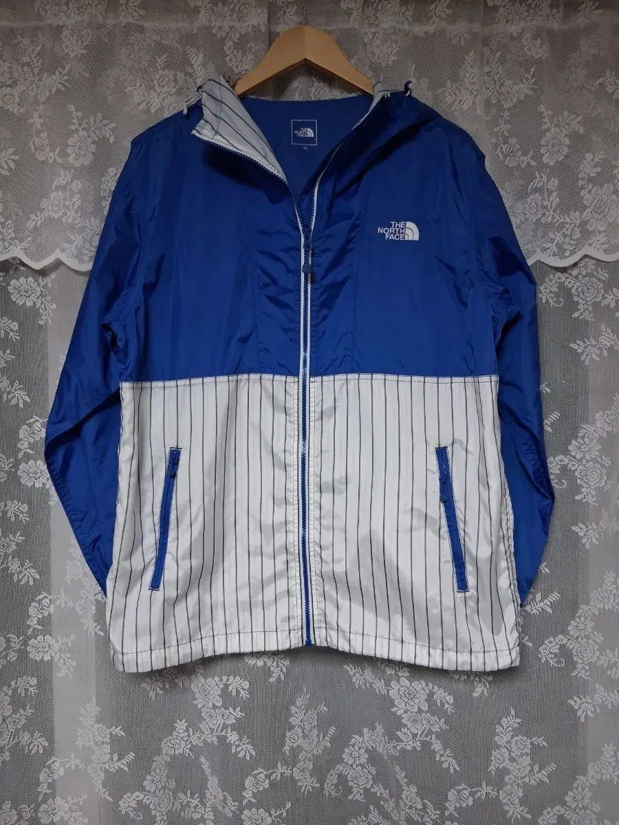THE NORTH FACE ザノースフェイス ブルー ストライプ ウィンドブレーカー