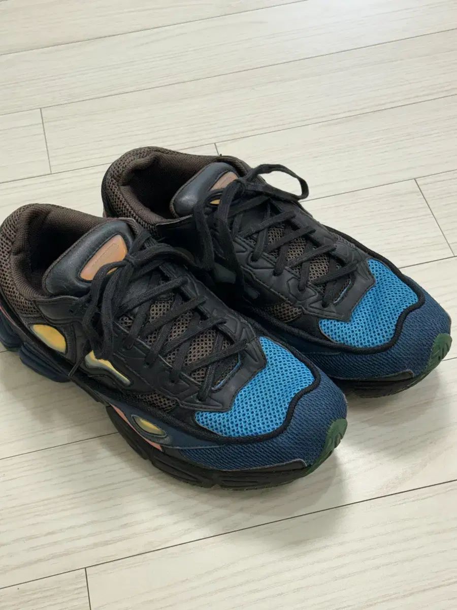 ラフ・シモンズ x アディダス x オズウィーゴ2 275