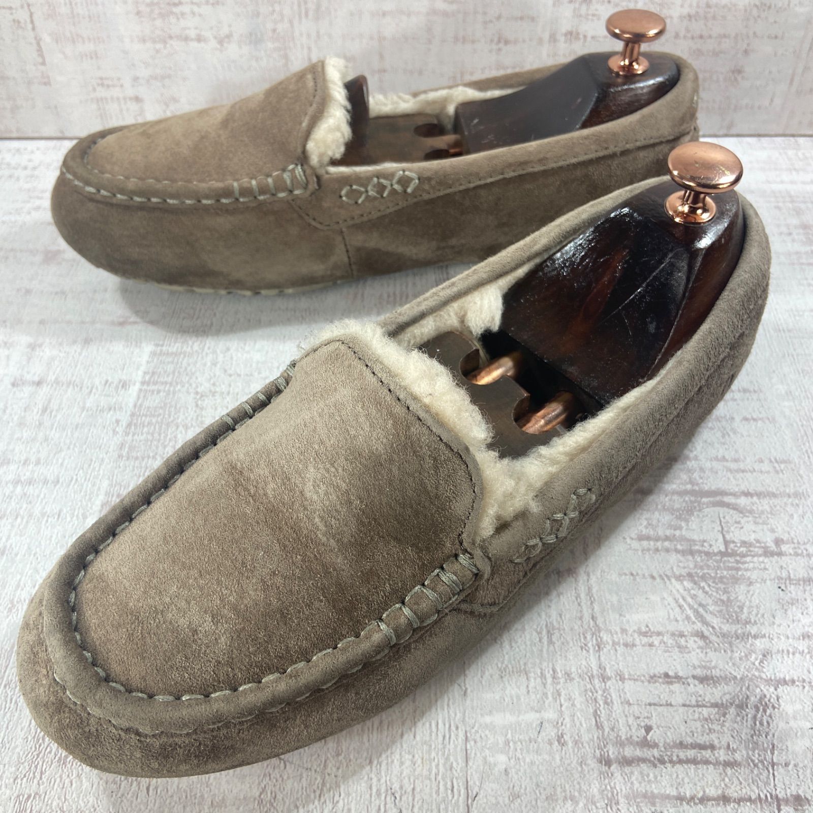 UGG アグ アンスレー モカシン 25.0cm グレージュ スエード - メルカリ