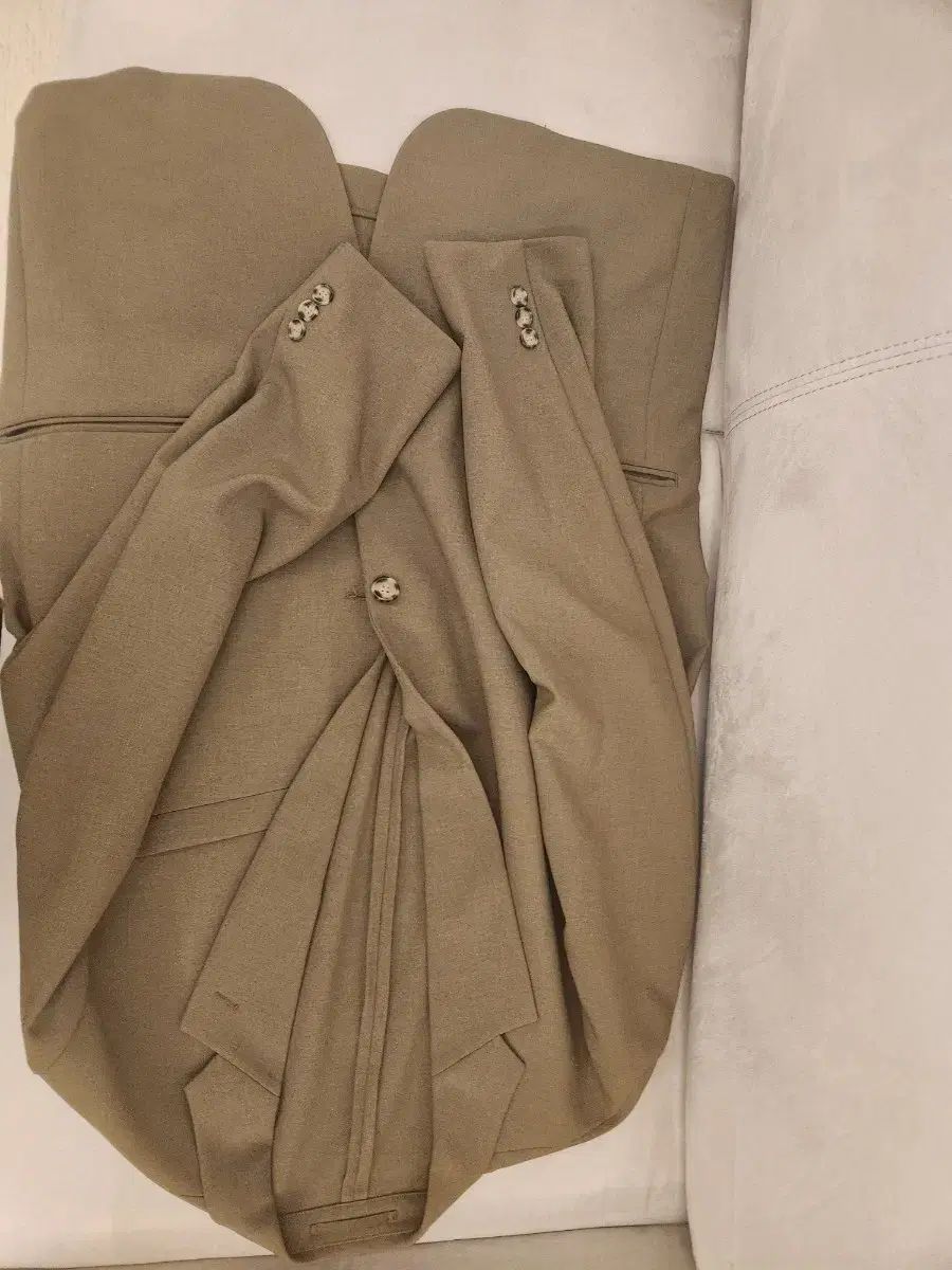 ユニクロ マルニ オリーブ セットアップ XL