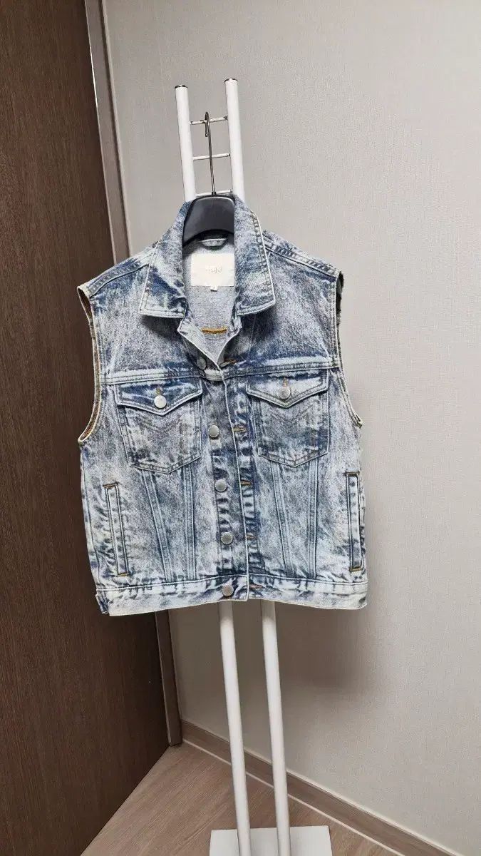 maje マージュ(38) ロゴボタン デニム ベスト