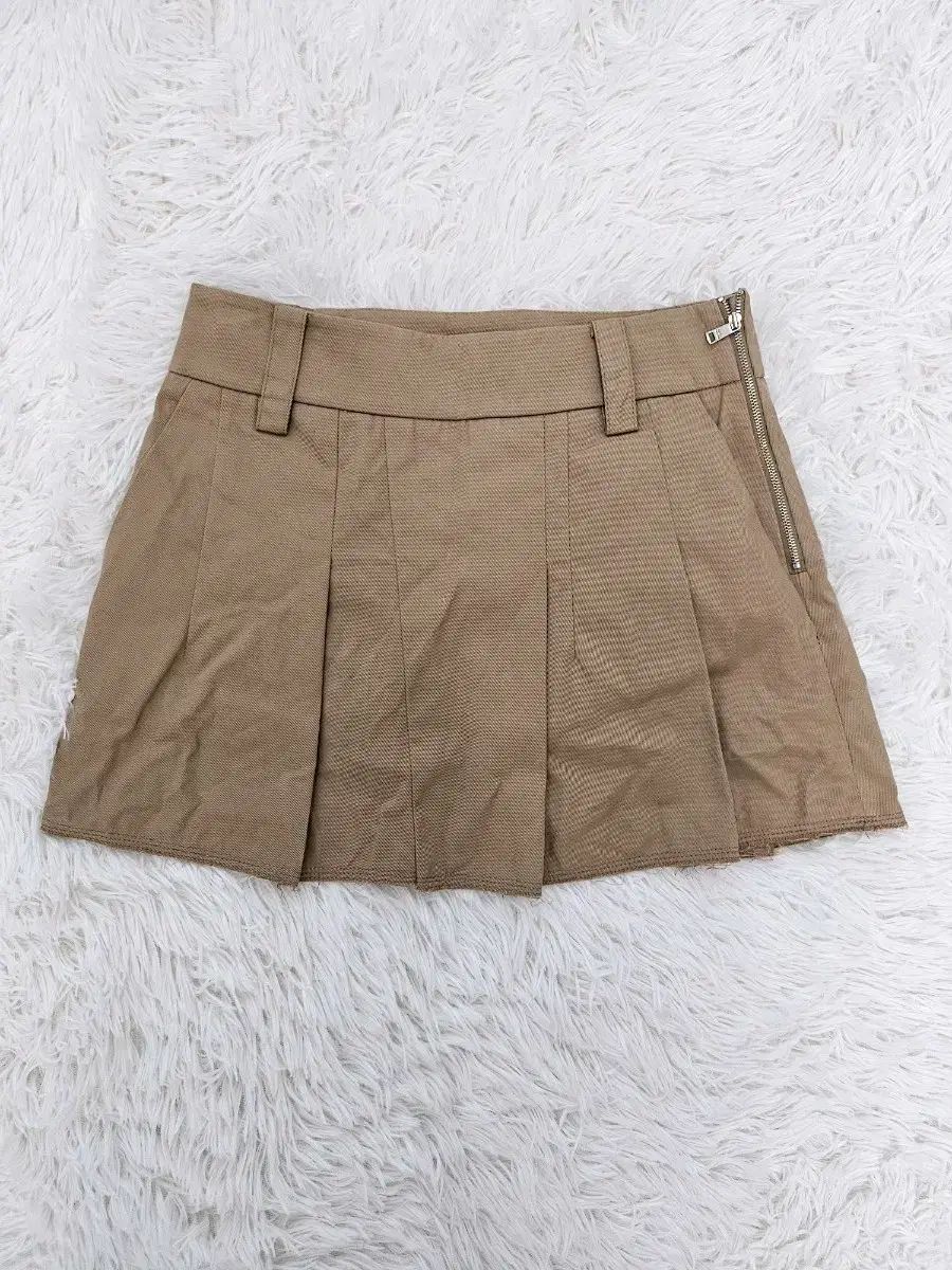 ラッキー麻ベージュプリーツミニスカート