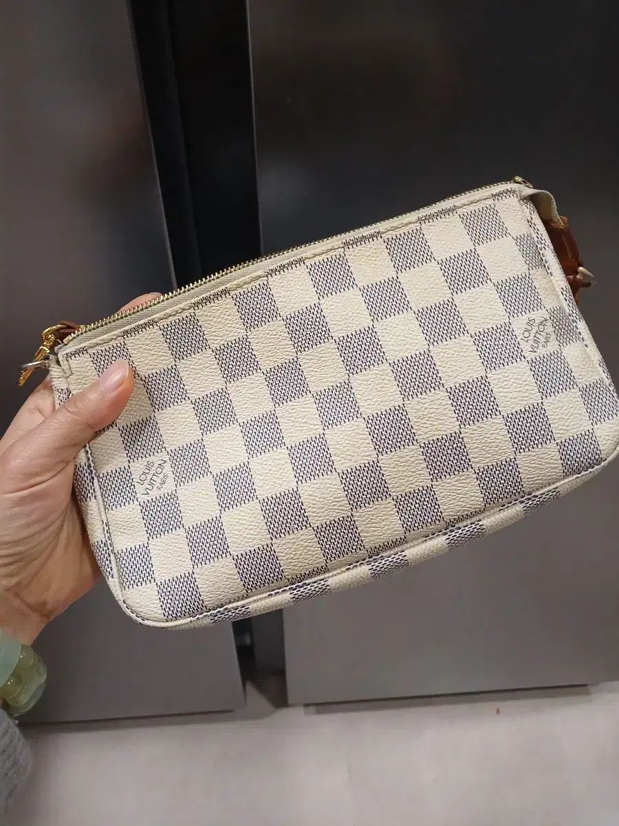 正規品 Louis Vuitton ルイヴィトン アズール ポーチ ムン・スア(MOON SUA)
