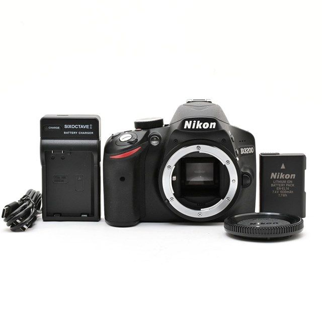 ＜美品＞ Nikon D3200 ボディ｜デジタル一眼レフカメラ｜シャッター数1,113枚｜動作良好｜外観非常に綺麗｜液晶小傷あり｜安心の実用モデル