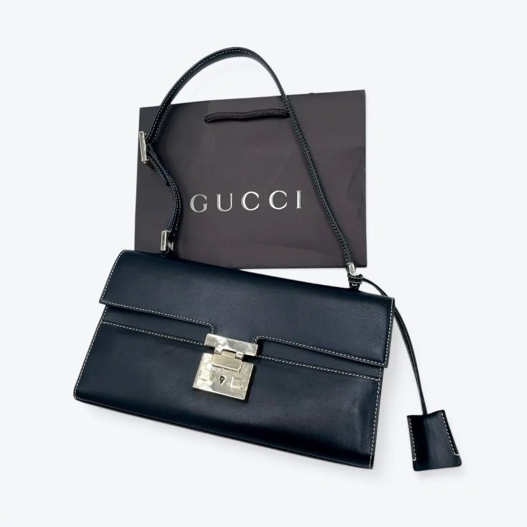 【真贋鑑定済み】GUCCI グッチ レザー ハンドバッグ ブラック 黒 本革 フラップ ロック金具 ゴールド金具 フォーマル パーティー 冠婚葬祭 レディース 正規品