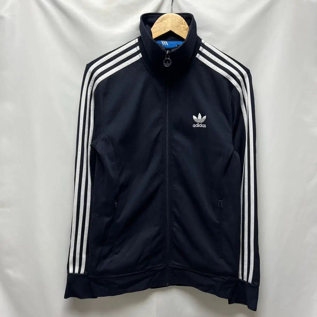 正規品/100 adidas 新モデル ヨーロッパ トラックジャージ/ジャージ ネイビー トップス